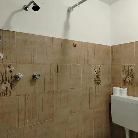 Baia Serena House Hostal